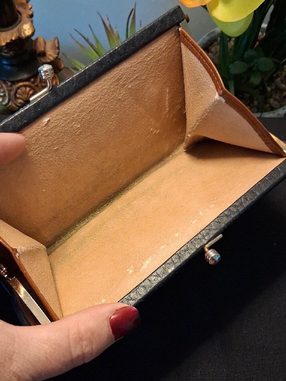 VINTAGE DOONEY & BOURKE Leather Satchel and Wallet Set - Picture 13 of 16